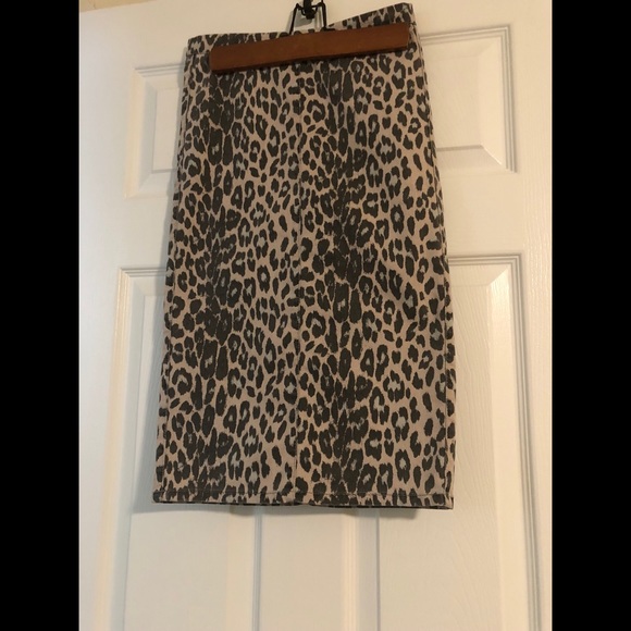 Topshop Dresses & Skirts - Topshop animal print pencil skirt